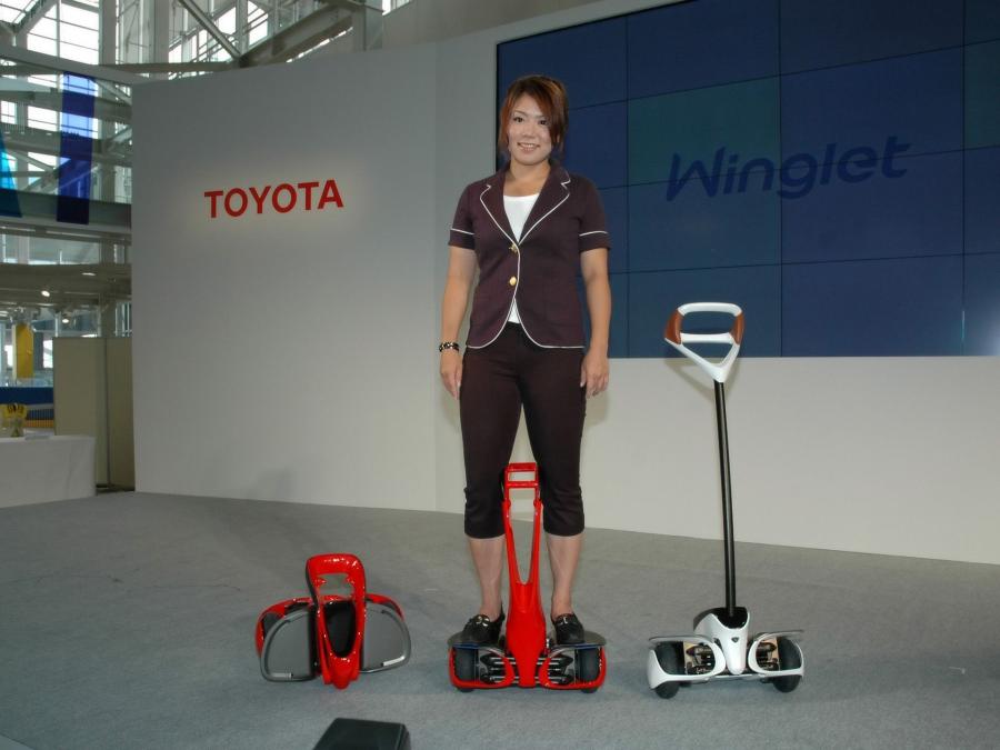  Toyota Winglet Personal Transport Assistance Robot 2008 года  (фото 5 из 8)